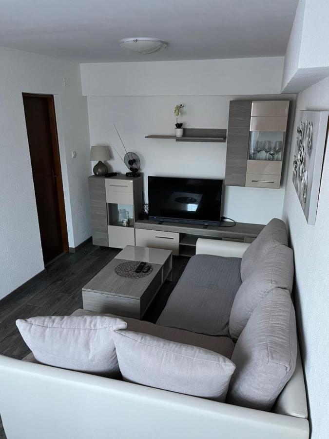Room In Otocac Helena Bagian luar foto