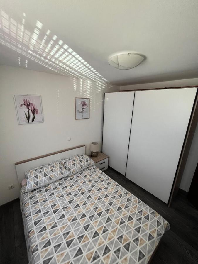 Room In Otocac Helena Bagian luar foto